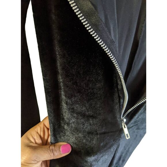 Spirit Halloween Black Onepiece Catsuit Costume with Attached Tail Adult Size XS - Picture 11 of 12